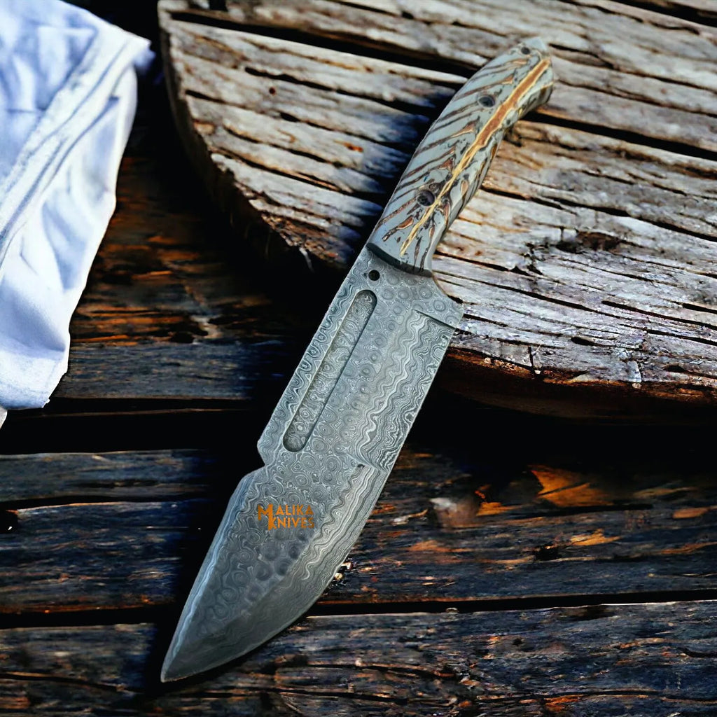 Damascus Bowie Knife with Pine-Cone Handle: A Fusion of Tradition and Modern Craftsmanship - RFE Marketing Ventures