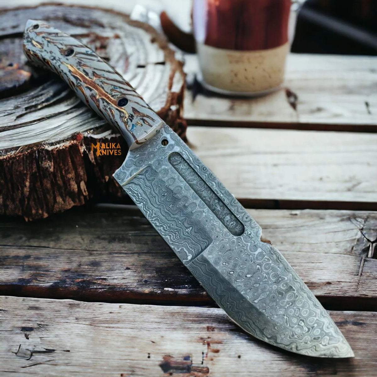 Damascus Bowie Knife with Pine-Cone Handle: A Fusion of Tradition and Modern Craftsmanship - RFE Marketing Ventures