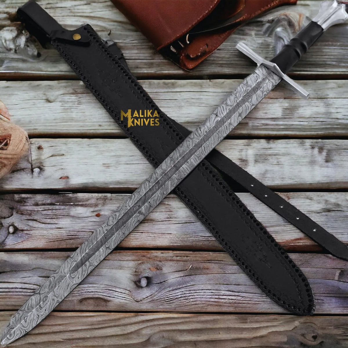 Handmade Medieval Knight Sword: Exquisite Damascus Arming Sword with Leather Sheath - RFE Marketing Ventures