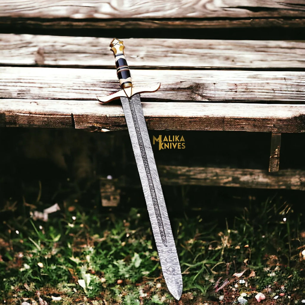 Damascus Medieval Sword: A Masterpiece for Collectors and Enthusiasts - RFE Marketing Ventures