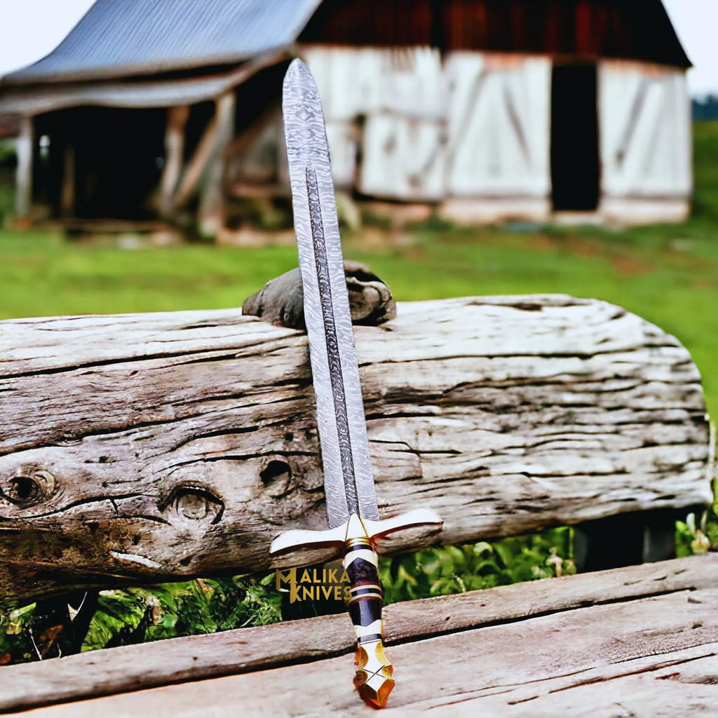Damascus Medieval Sword: A Masterpiece for Collectors and Enthusiasts - RFE Marketing Ventures