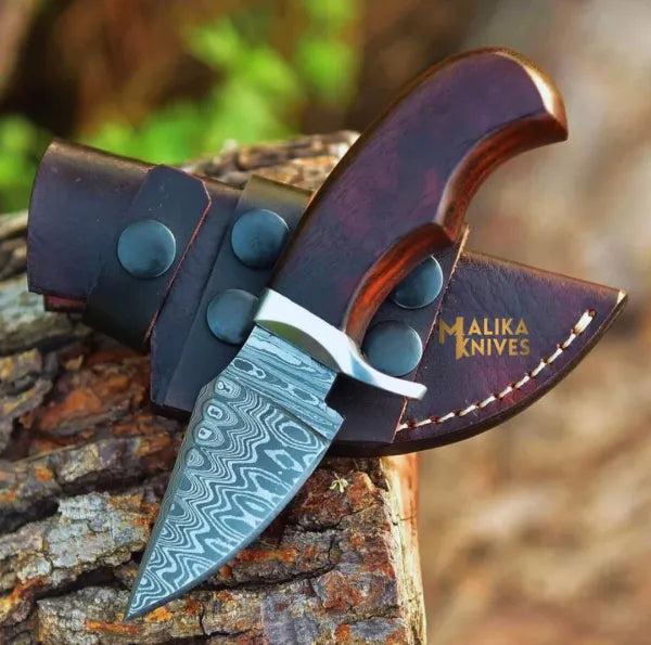 Compact Damascus Hunting Knife: Ultimate Precision for Every Task - RFE Marketing Ventures