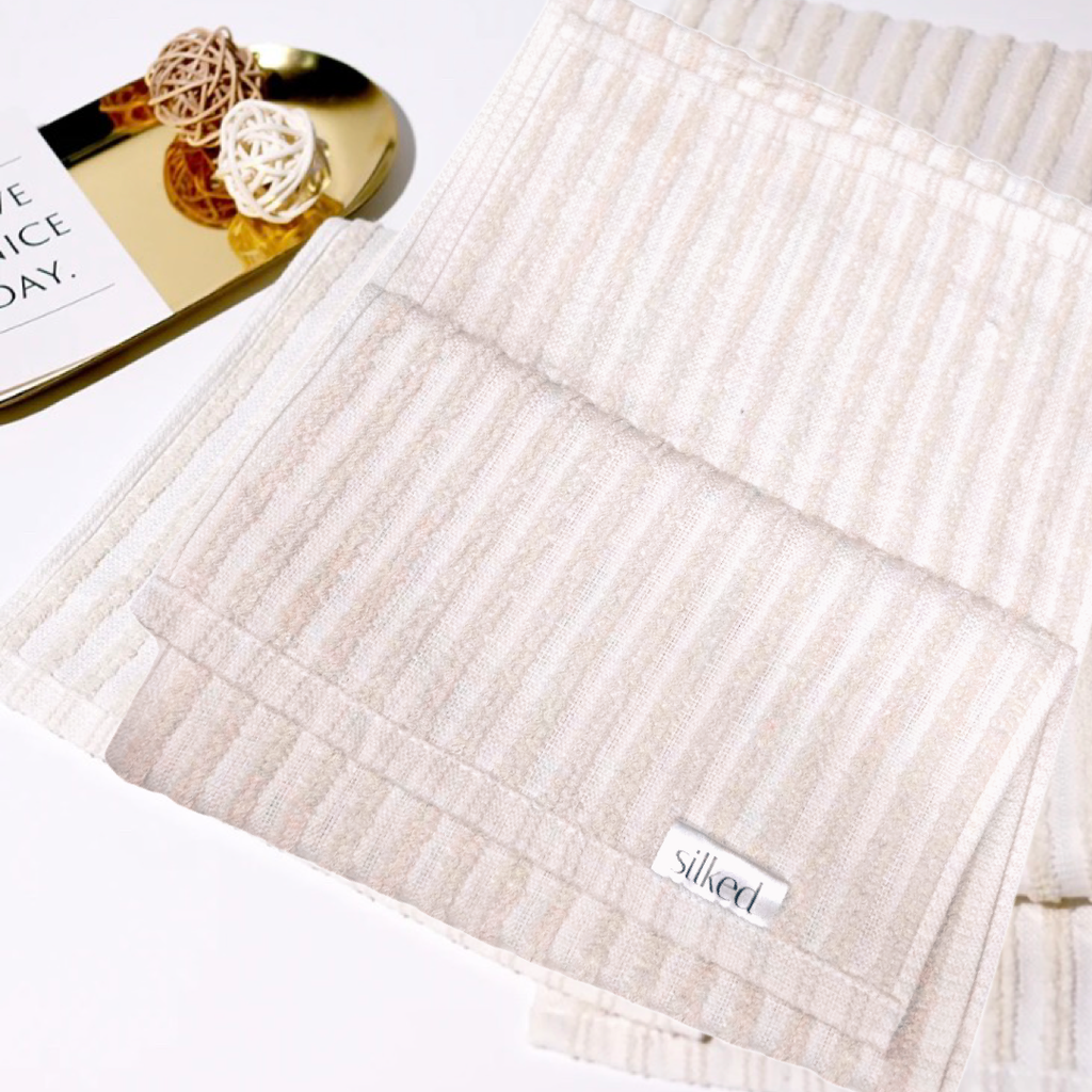 Magic Exfoliating Silk Towel - 100% RAW Silk for Radiant Skin
