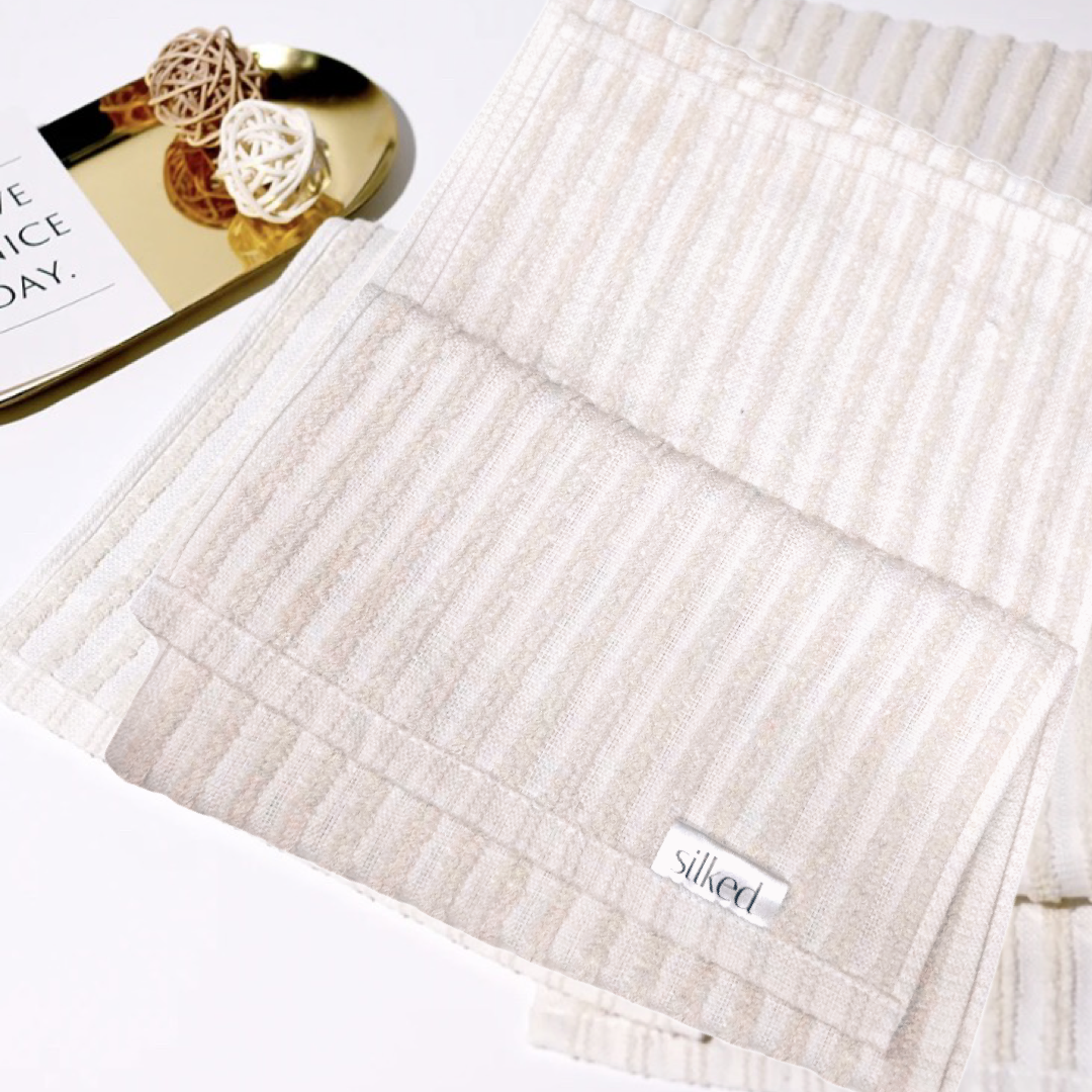 Magic Exfoliating Silk Towel - 100% RAW Silk for Radiant Skin