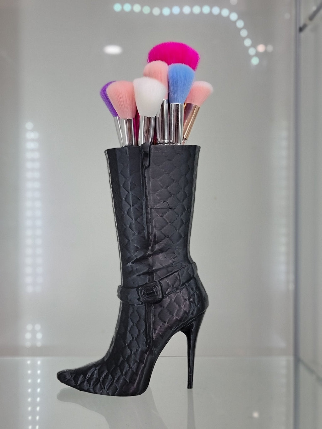 Chic High-Heel Boot Brush Holder – Stylish Organizer for Makeup Brushes or Floral Arrangements - RFE Marketing Ventures