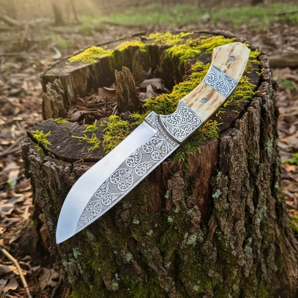 D2 Hunting Knife with Antler Handle - A Blend of Robustness and Natural Style - RFE Marketing Ventures