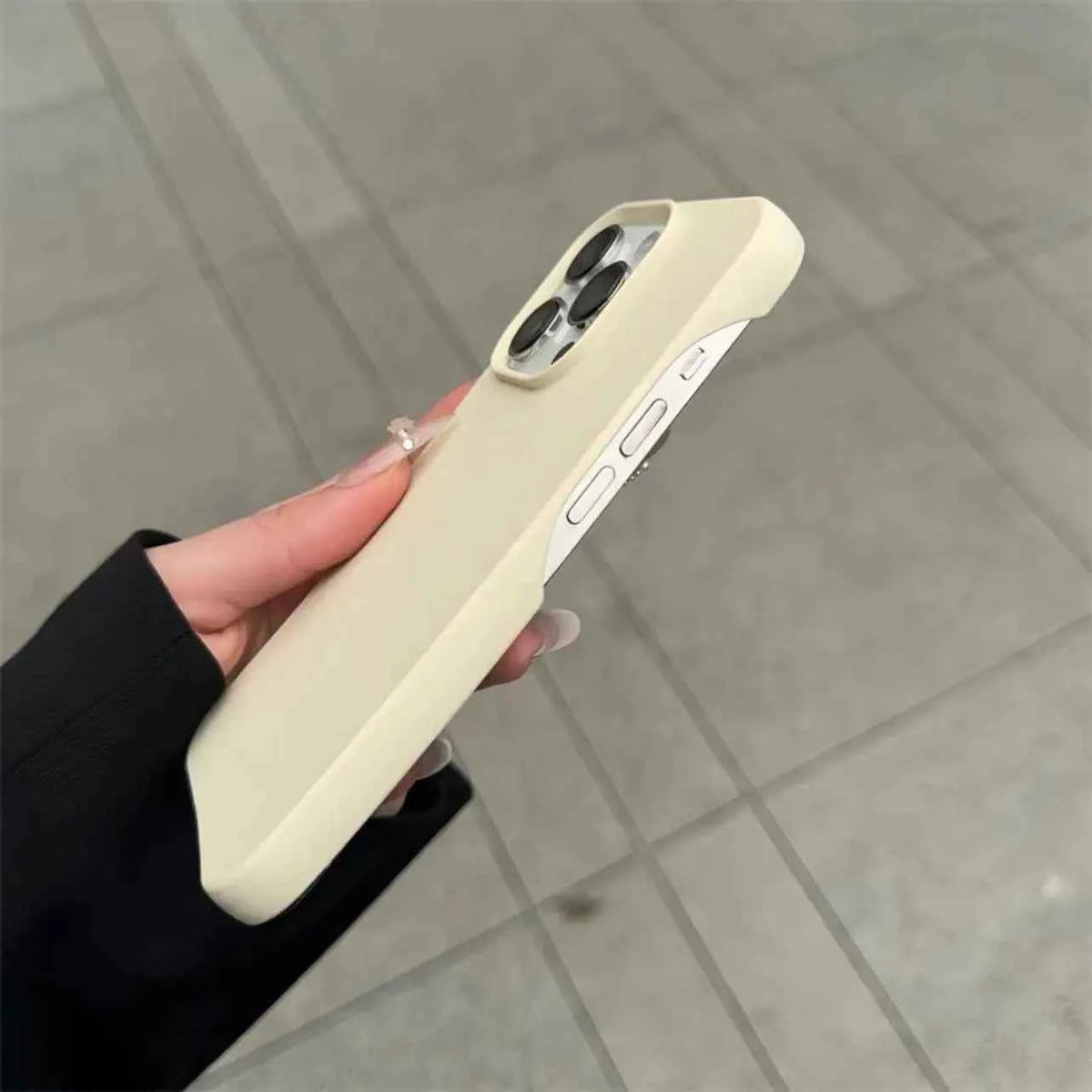 Stylish Half-Pack Graphite Case for Ultimate iPhone Protection