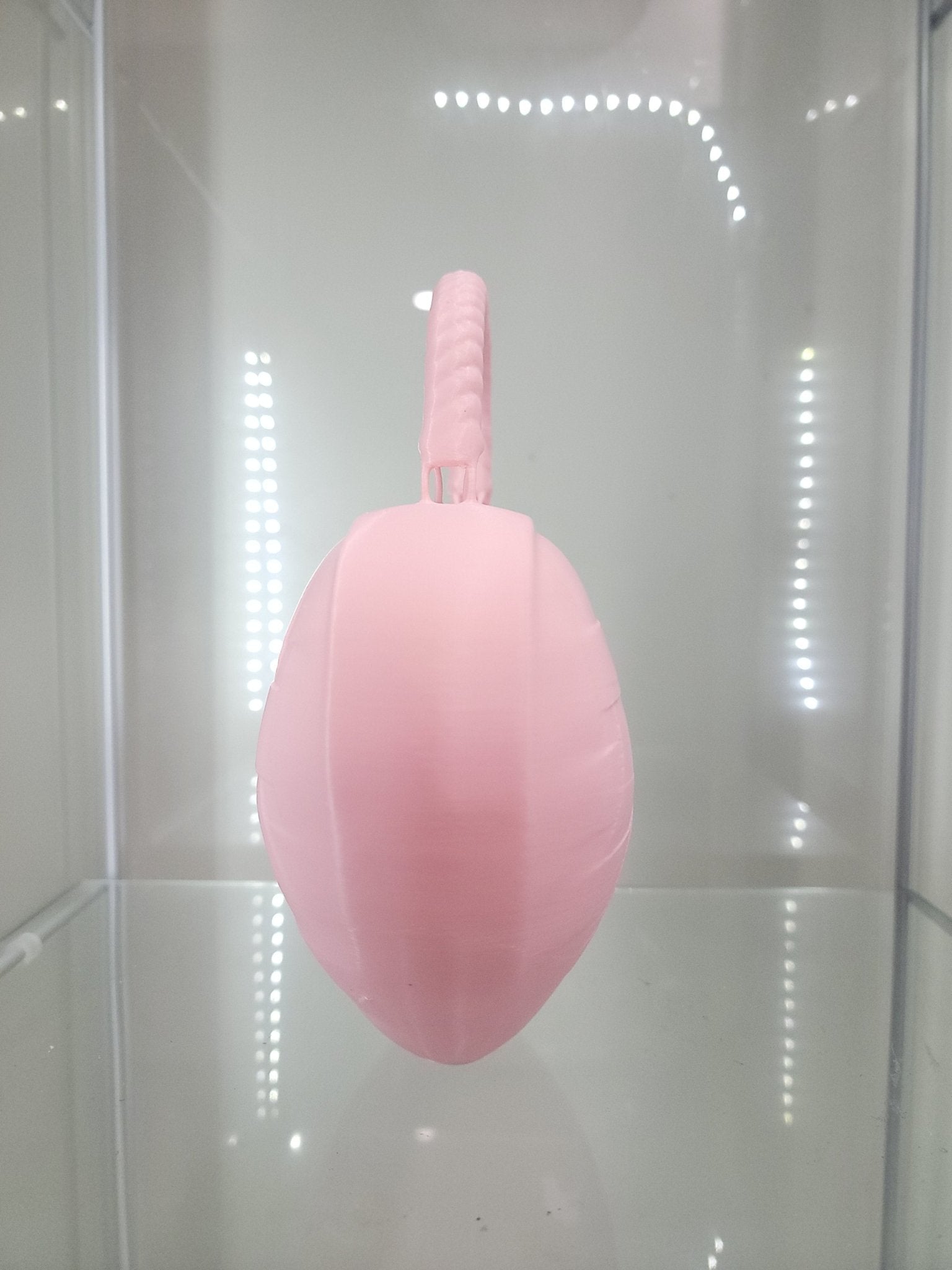 Heart-Shaped Pink Makeup Brush Holder - SukiGlam Vanity Essential - RFE Marketing Ventures